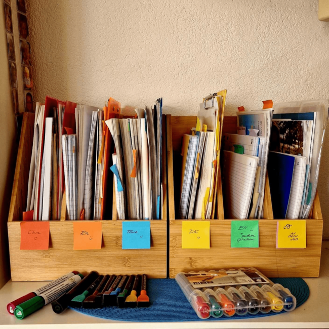 Standordner mit Lernmaterial für Chinesisch Russisch Französisch Dänisch Englisch und Spanisch